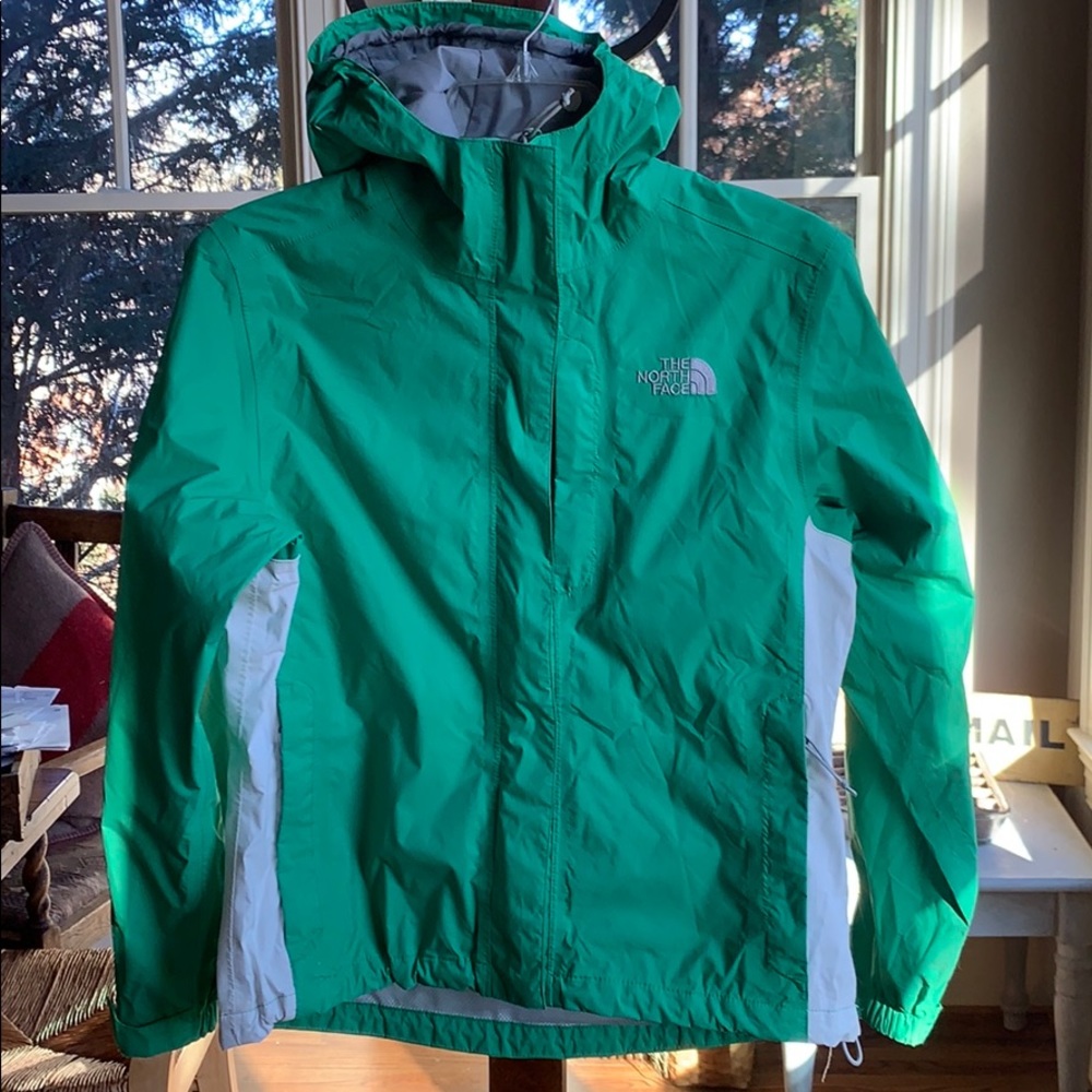 The North Face Women’s Rain Jacket / Wind Breaker